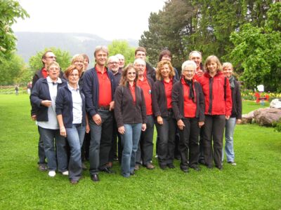 Harmonika Club  Renningen e.V. mit roten Vereins-T-Shirts