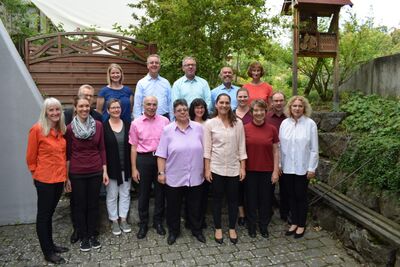 Gruppenbild von accordimento im Garten der Erlöserkirche